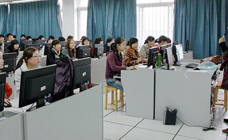 校区学员上课状态