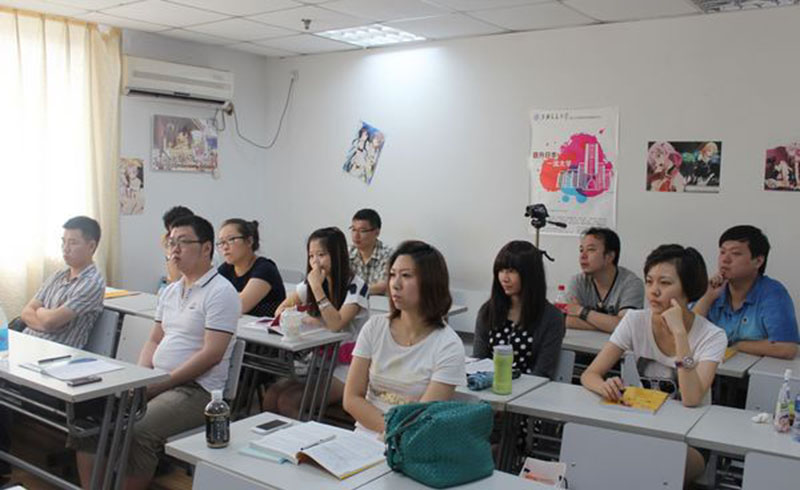 上海昂立日语学员上课