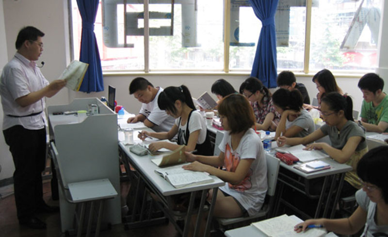 上海昂立日语老师授课