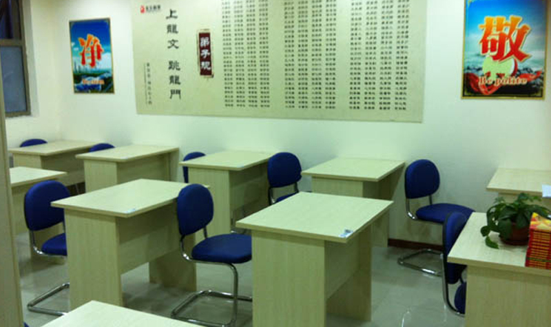 上海龙文教育教室设施