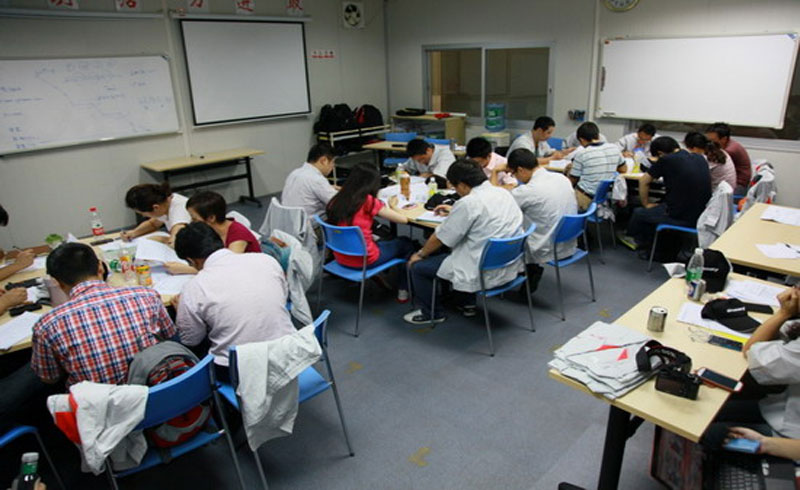 天津中美加教育学员在上课