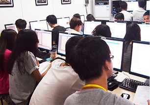 学生在认真上课