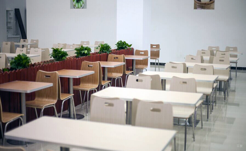 北京健华健身学院_校区干净整洁的食堂