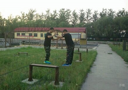 校区训练场地