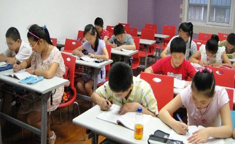 学员正在用心上课