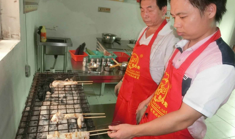 上海食为先小吃实训机构_夜宵烧烤