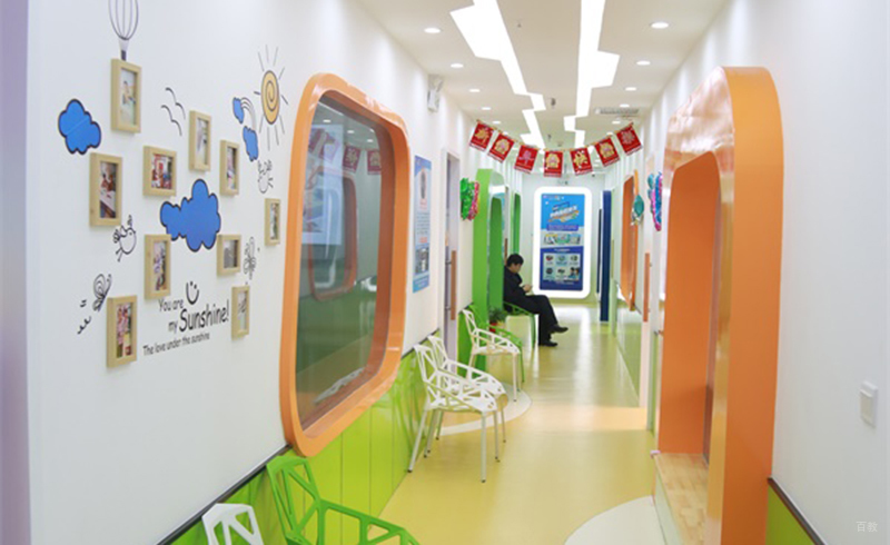 校区教学走廊家长休息区