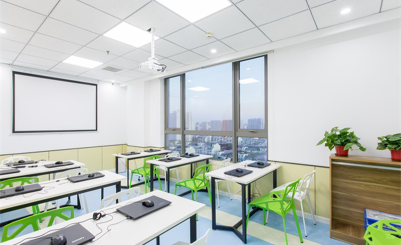 教学环境与教学设施配置