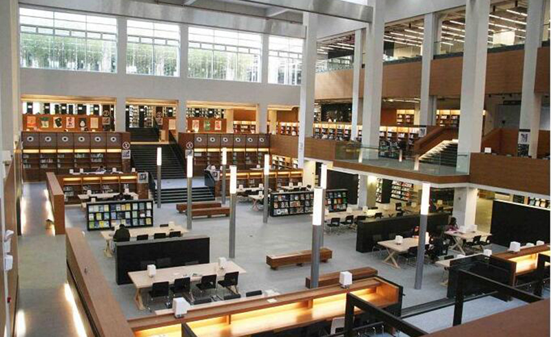 北京精展国际教育_校区舒适安静的图书馆