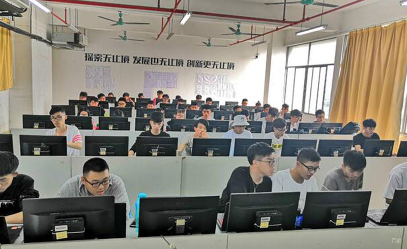 广州疯狂软件_开课现场