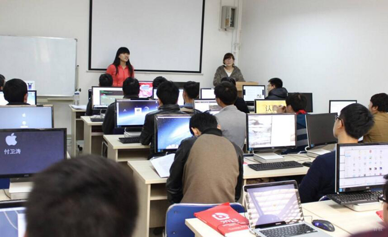 北京蓝鸥教育_javaee课堂学生学习情形