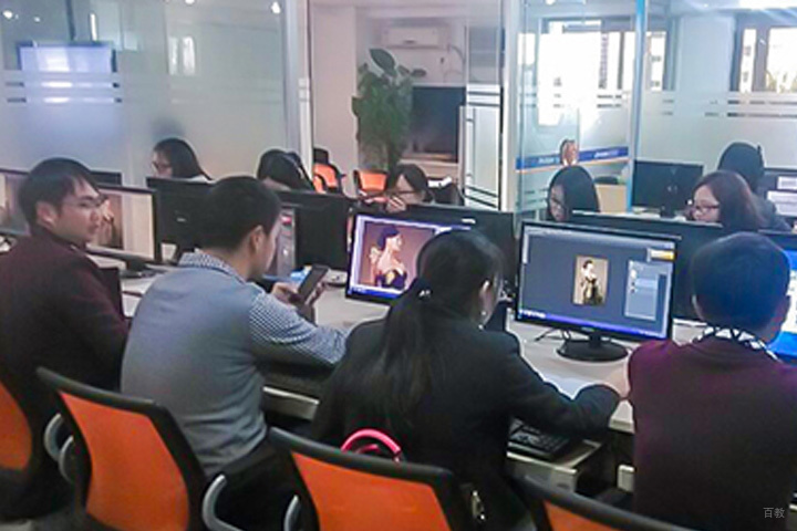 学员学习中