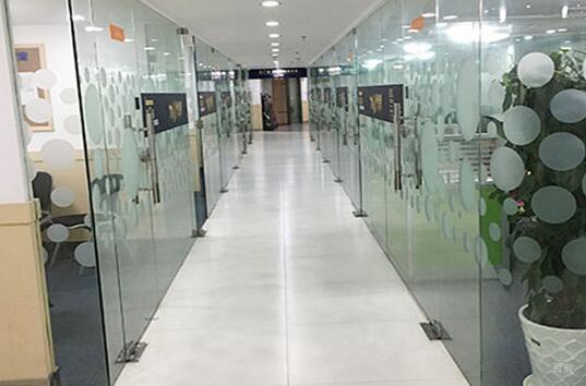 重庆启德留学_走廊