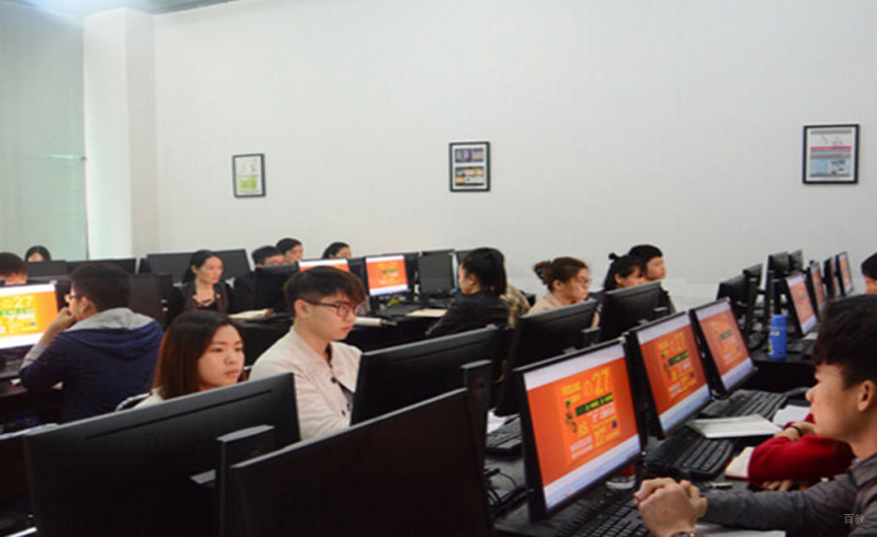 天津天琥教育_学员在上课