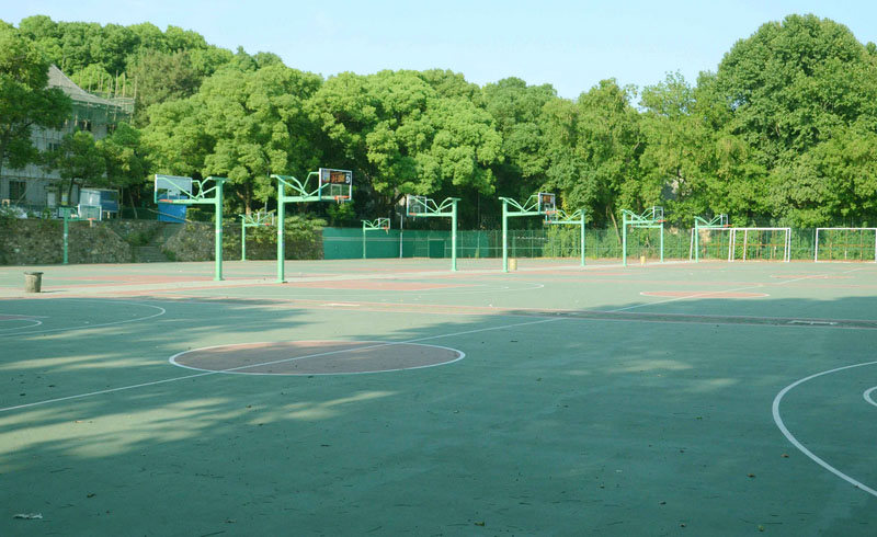 篮球场环境