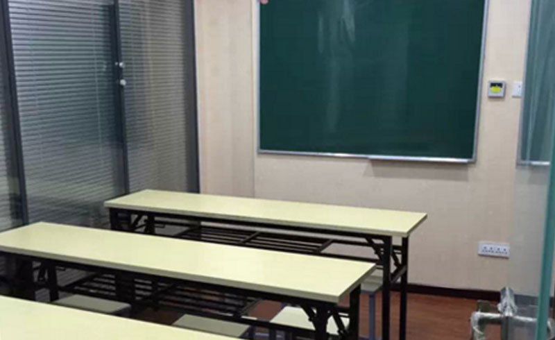 郑州新干线小语种教育精品班教室环境