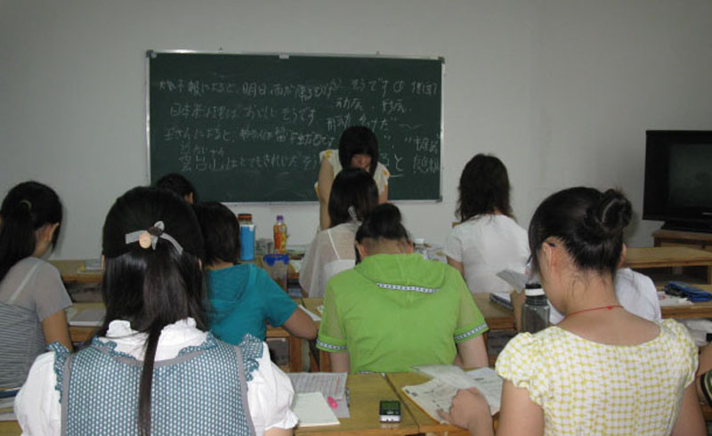 郑州新干线小语种教育授课中