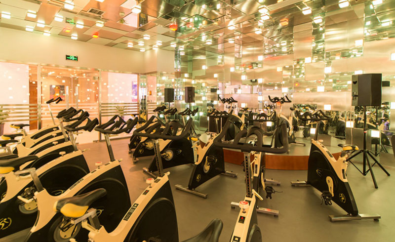 郑州黄金时代健身学院单车室内环境