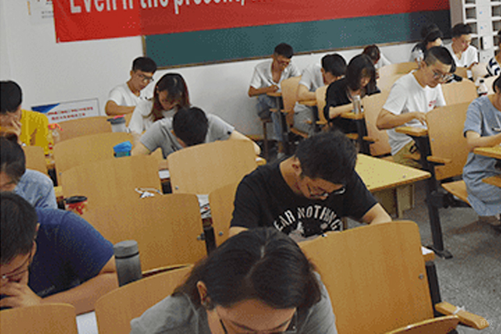 学员自习