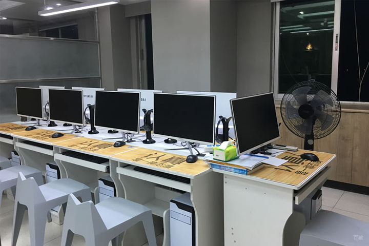 平面设计教室环境