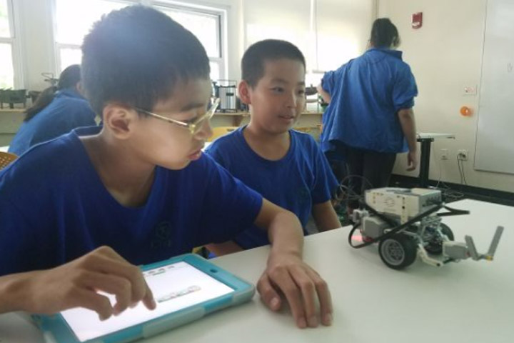 重庆天译国际教育美国研学机器人编程课程
