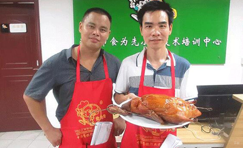 深圳食为先小吃实训_师生合影