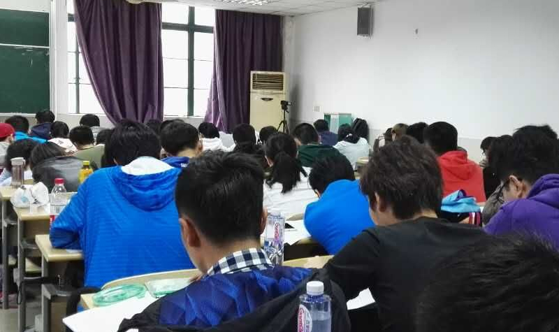 上海上海公务员培训学校教室一角