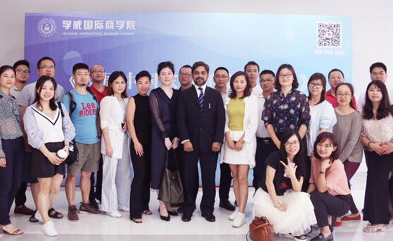 深圳学威国际商学院_学员合影