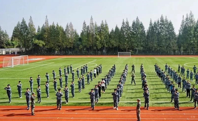 上海交大留学桥国际艺术_学员军训