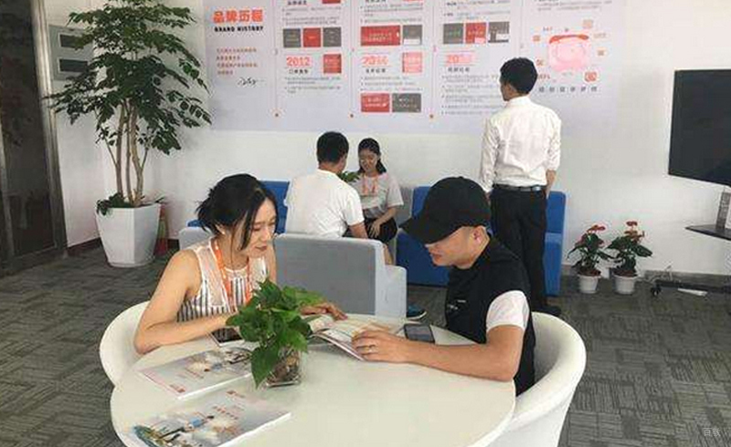 郑州小站教育_会客区环境