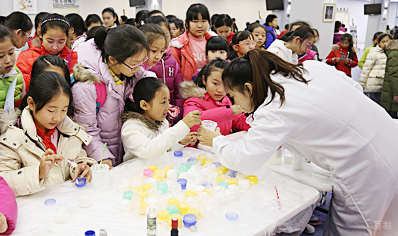 科学实验创客课程