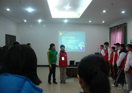 教学现场学生演讲,打开心胸拥抱未来