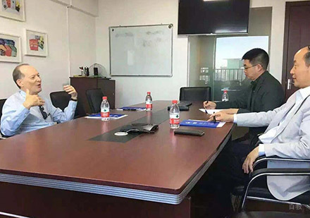 北京新航道留学_学校顾问老师交流情形