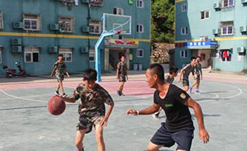 深圳自强军事夏令营篮球训练
