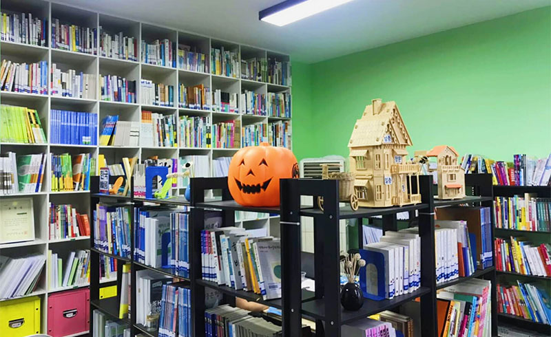 成都韩起源韩语图书阅览室