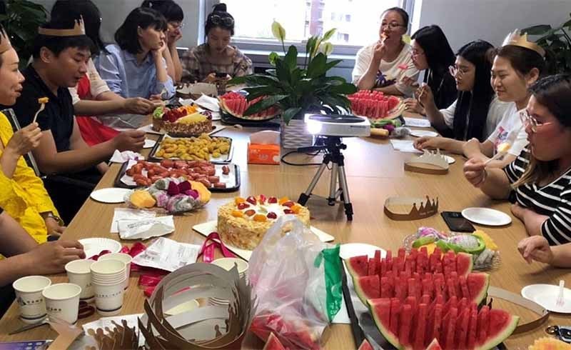 学生生日会现场