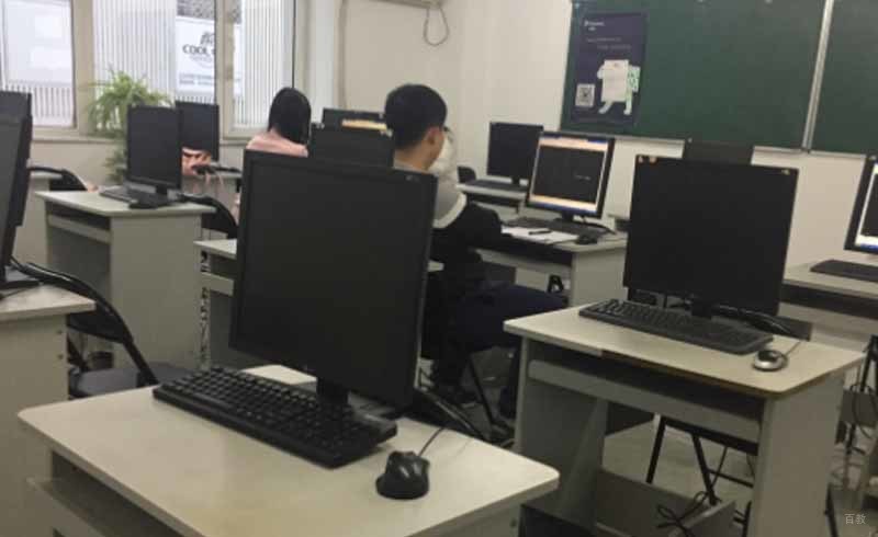 学员在上课