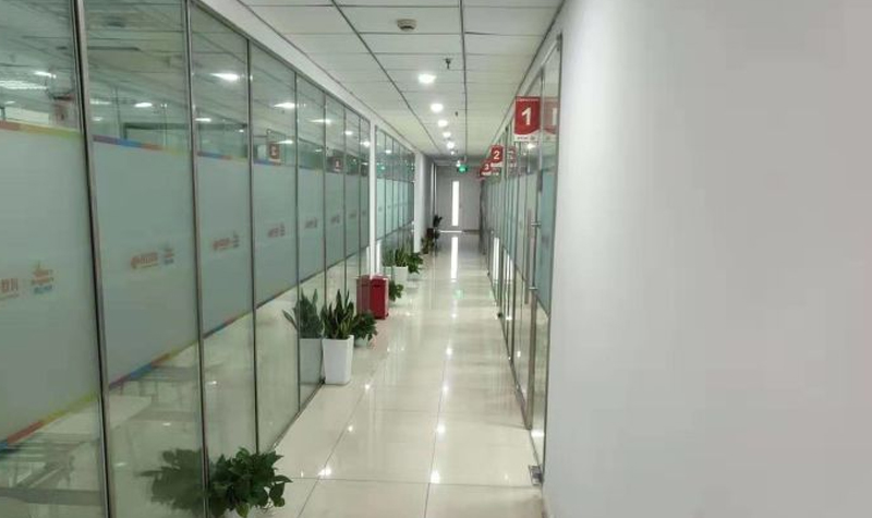 上海昂立国际课程教室走廊