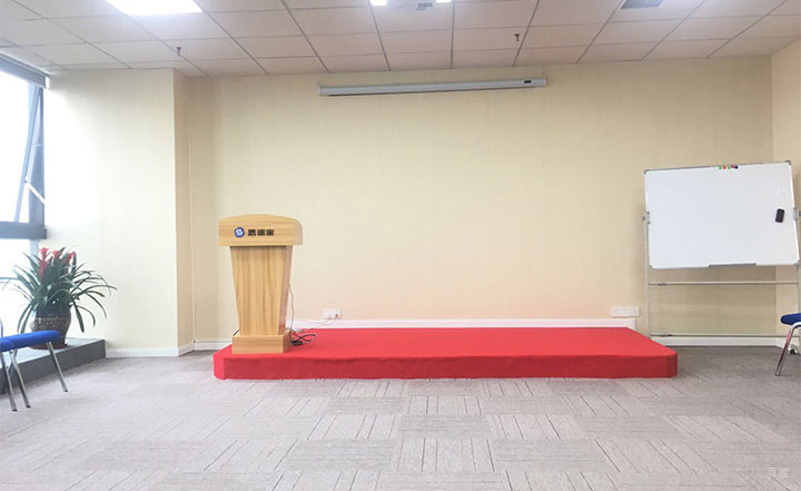 成都卡耐基演讲与口才培训_当众讲话训练室