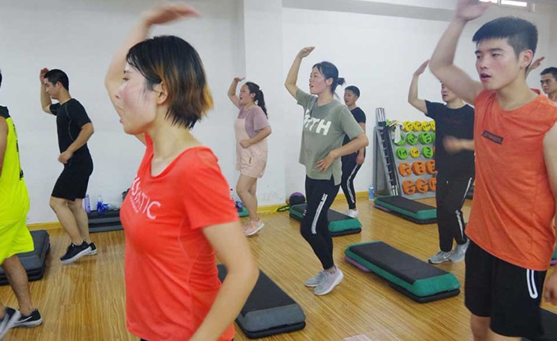 郑州亚斯健身教练培训学院团体课实操环境