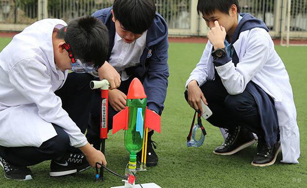 上海美高双语学校_上课互动