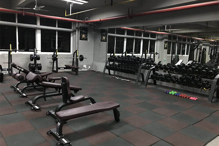 成都诺韦耐德健身教练培训学校健身教练健身区