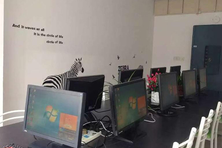 南昌5A精品电脑学校教室环境