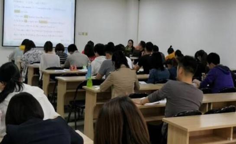 学员在上课