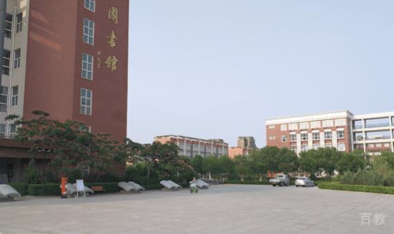 学校图书馆