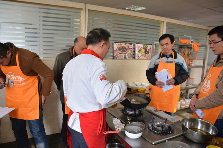 成都红景泰餐饮技能培训学校_砂锅培训