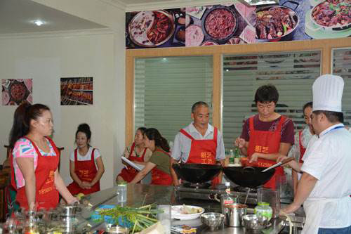 成都美食大全餐饮培训学校_中餐快餐培训