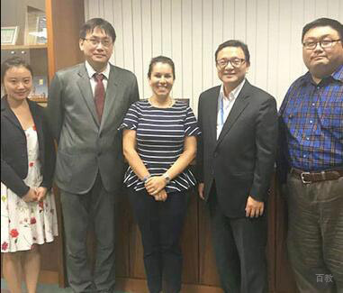 创始人张恒瑞与弗吉尼亚大学招生官合影
