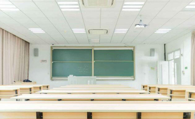 上海应用技术大学国际教育中心_教室环境