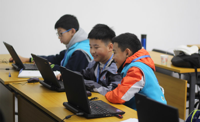 北京编玩边学_在校学习编程的学生